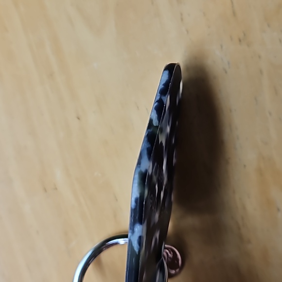 LULULEMON KEYRING - Picture 7 of 10